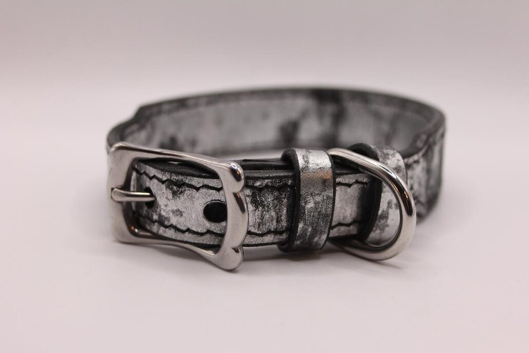 Mercurio – Premiumleder-Halsband in Silber Metallic – Handgefertigt