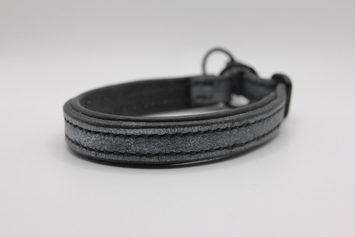 Fettleder-Halsband 'Grimshade' – raues Schwarz mit Grunge-Optik